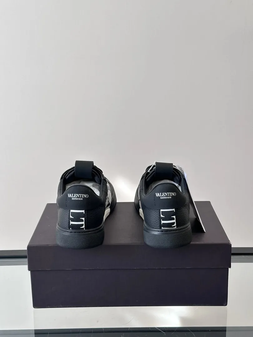 Valentino VL7N Grey Leather Loafers — Photo 7