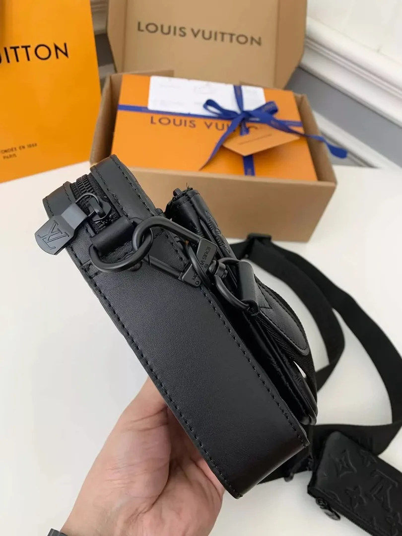Louis Vuitton Trio Messenger Bag — photo 8