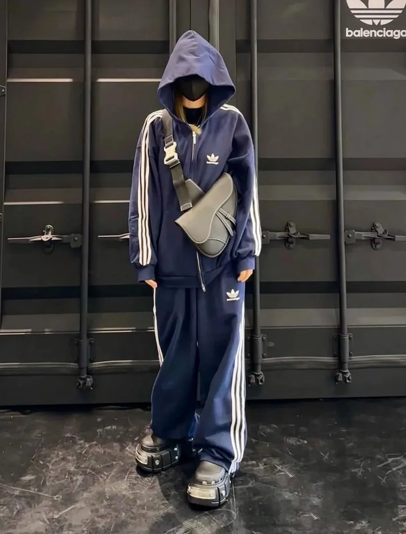Balenciaga Three-Stripe Zip Hoodie — photo 8