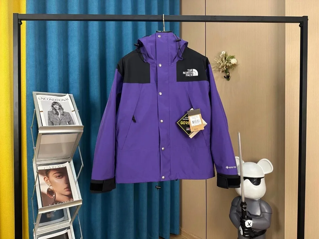 The North Face Gore-Tex Windbreaker — Photo 11