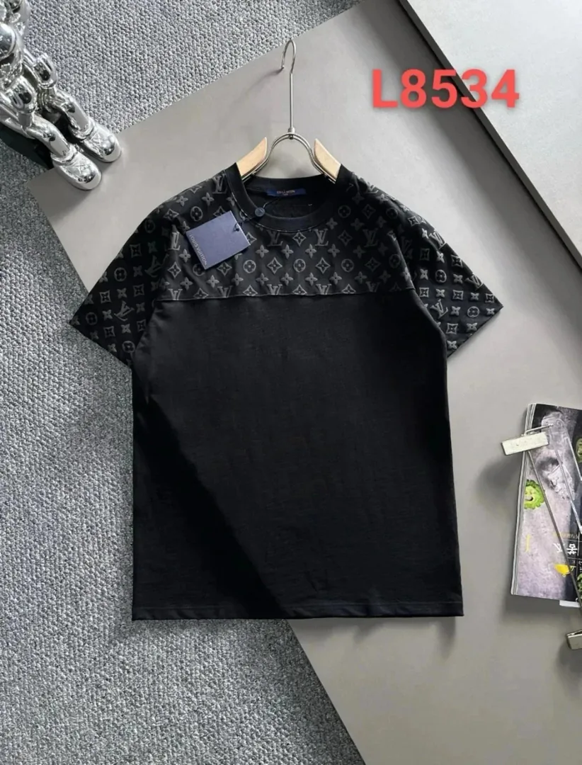 Louis Vuitton Logo T-Shirt Collection — Photo 10