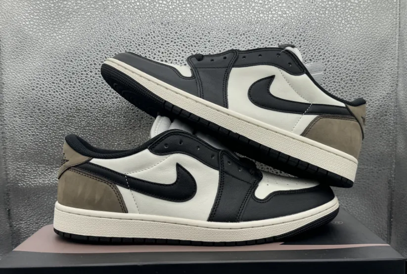 Jordan 1 Low Green Top Trainers — QC