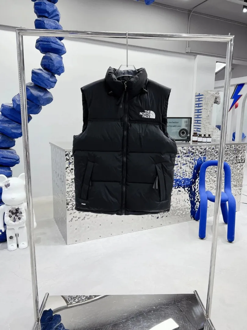 Classic Fleece-Lined Vest — photo 6