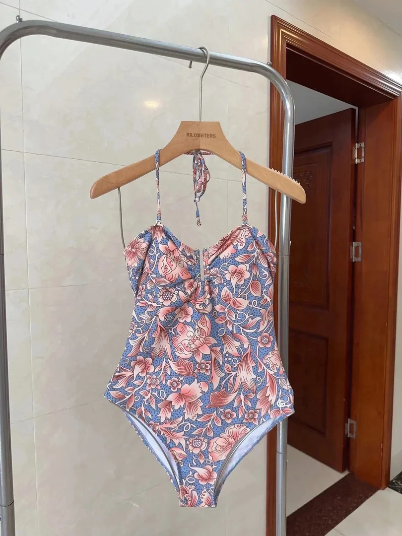 Swimsuit — Photo 13
