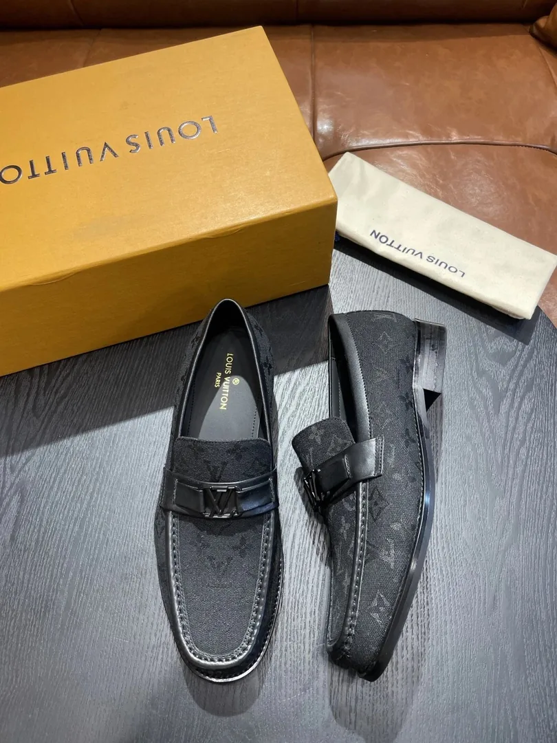 Louis Vuitton Leather Sneakers — QC