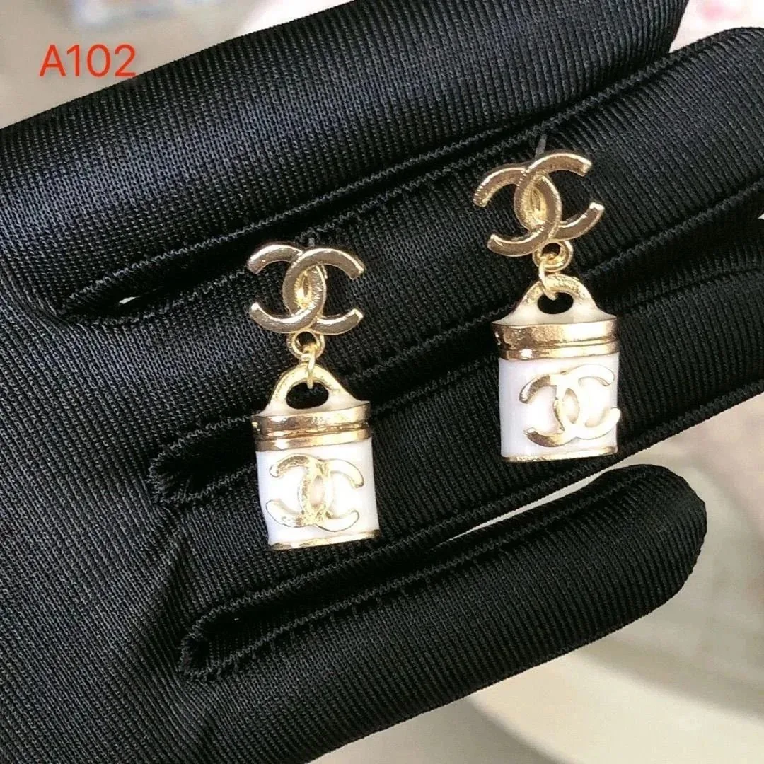 Silver Square Stud Earrings — photo 2
