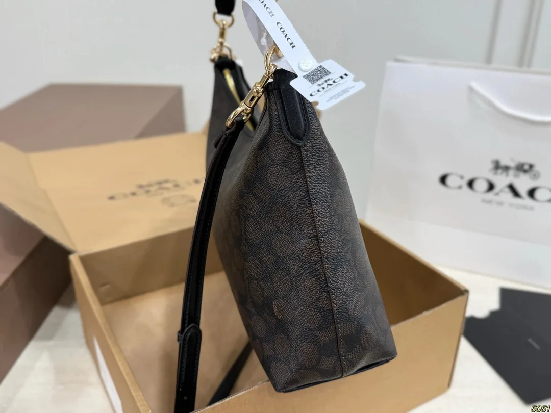 Coach Underarm Shoulder Bag — QC