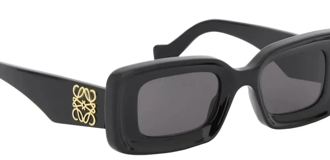 Loewe LW40102F Rectangular Sunglasses — Photo 3