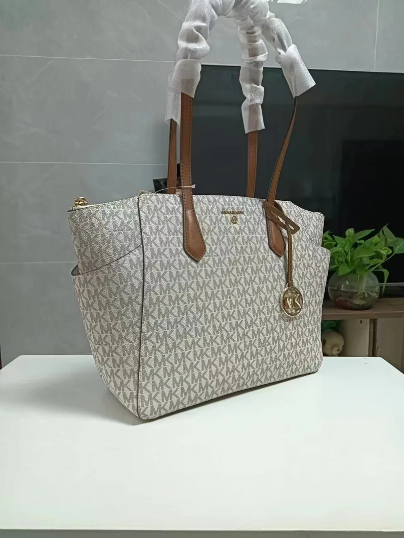 Michael Kors Leather Handbag — photo 4