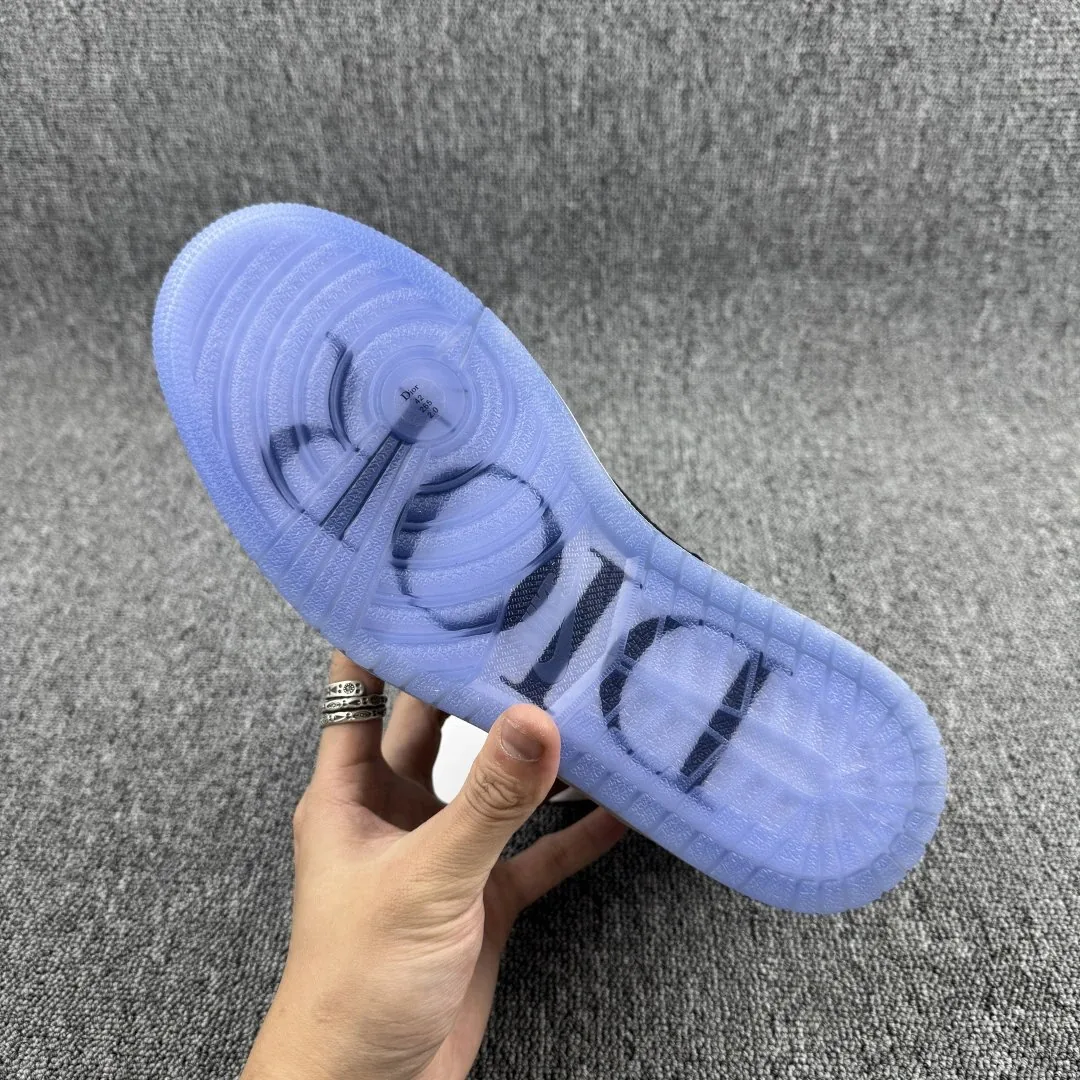 Dior Air Jordan 1 OG — photo 7