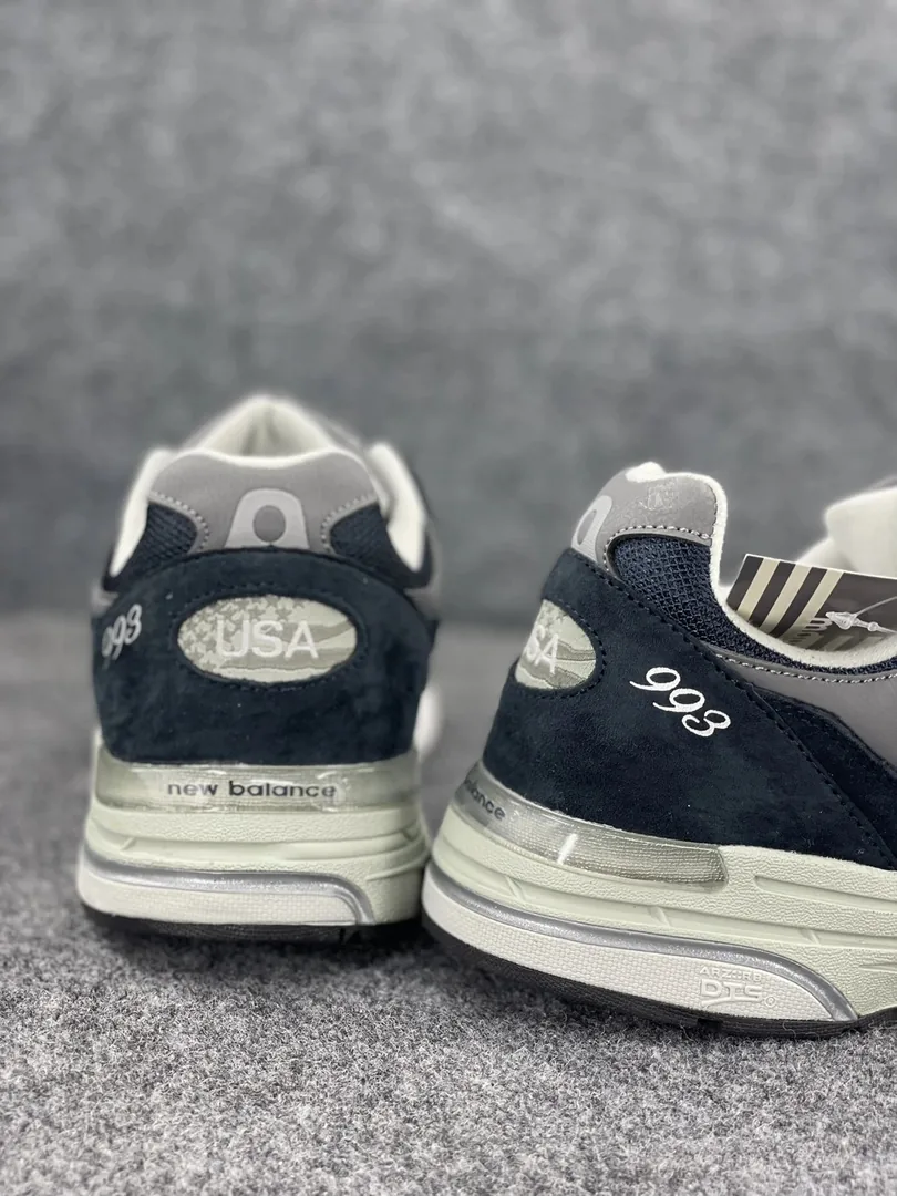 New Balance 993 Brown Beige — Photo 15