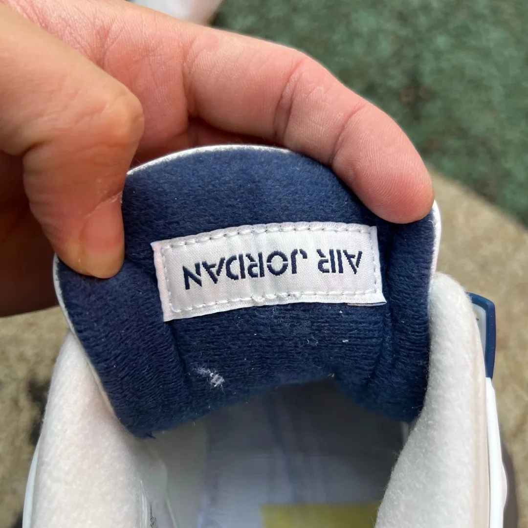 Air Jordan 4 Navy Sneakers — Photo 14