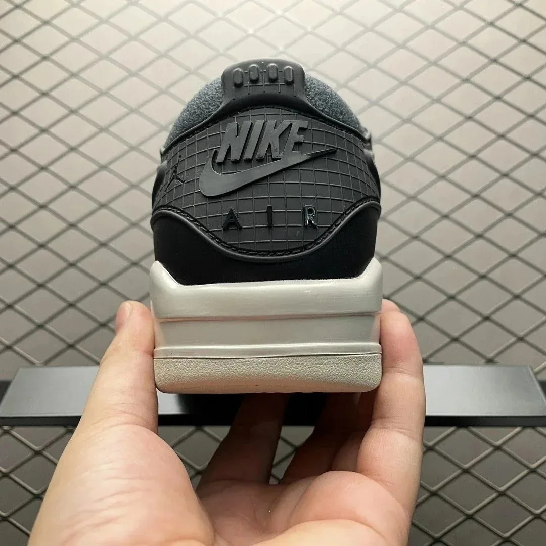 Jordan 4 RM Grey Low-Top Trainers — photo 12