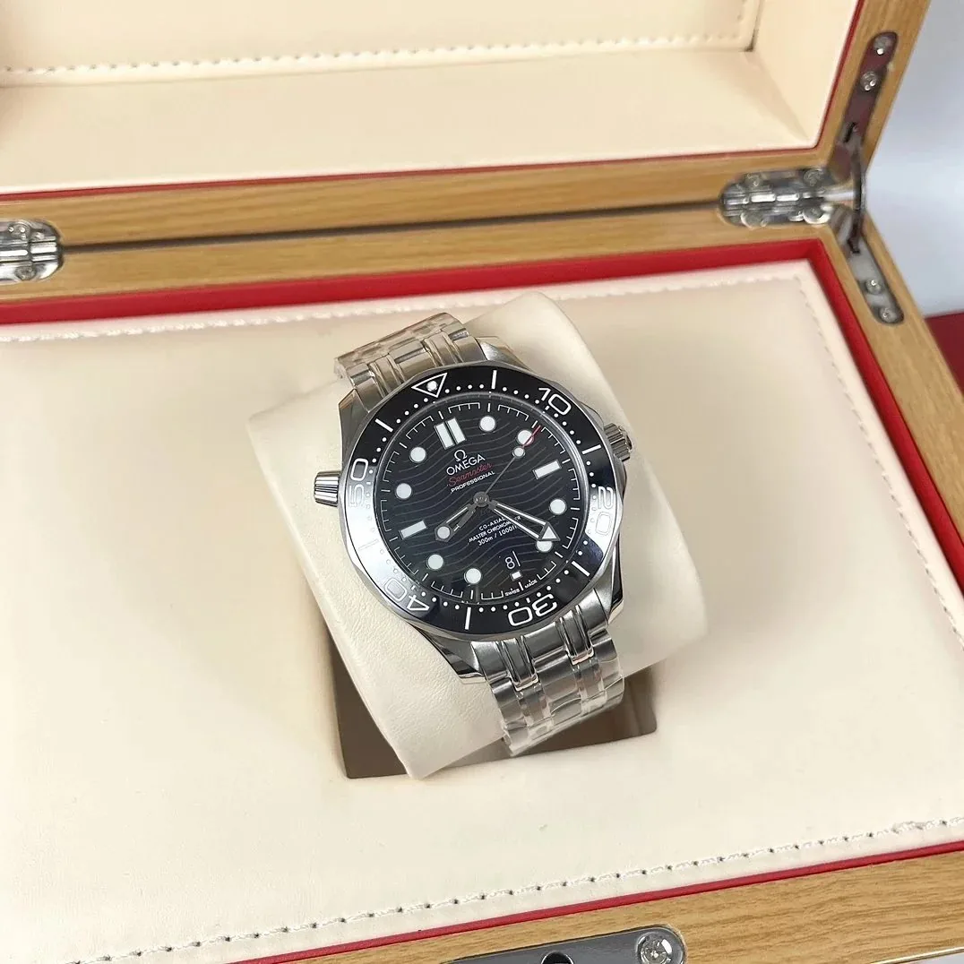 Rolex Rose Gold Blue Dial Rubber Strap Watch — Photo 12