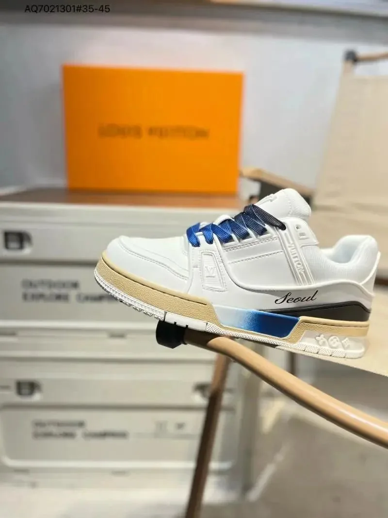 Louis Vuitton LV Trainer Low-Top Lace-Up Trainers — Photo 3