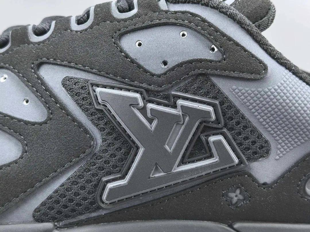 Louis Vuitton LV Runner Tactic Brown Sneakers — Photo 8