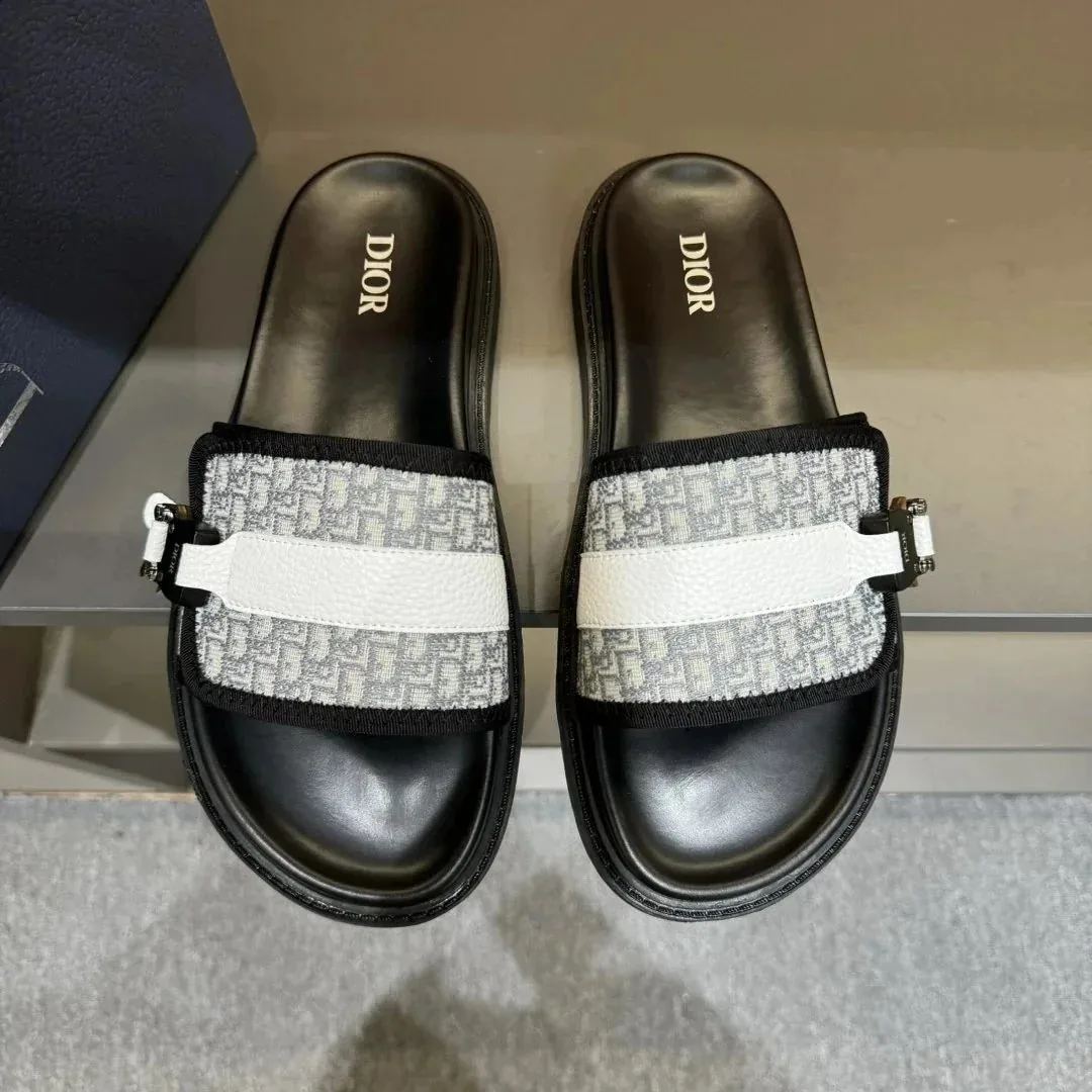Dior Oblique Logo Slide Sandals Collection — Photo 9