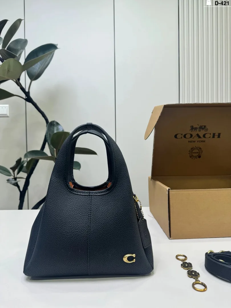 Celine Lana Basket Bag — Photo 12