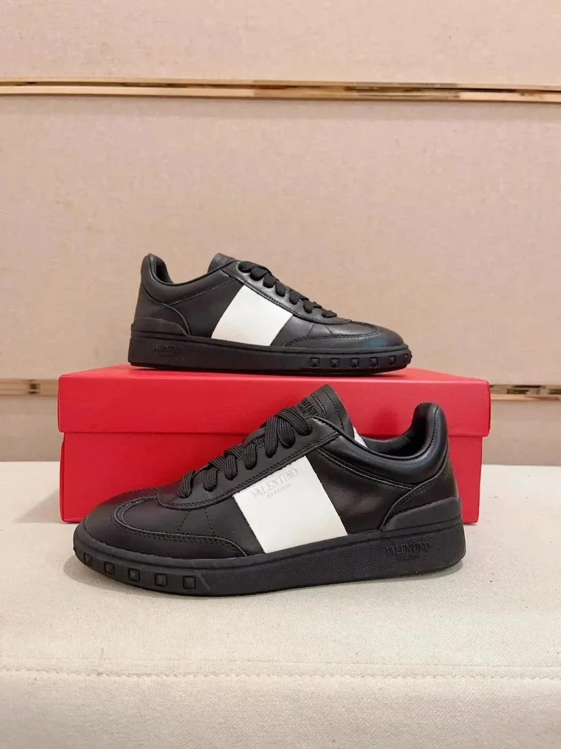 Valentino Pink Low-Top Sneakers — photo 2