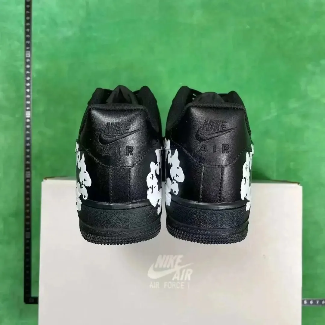 Nike Air Force 1 White Skate Shoes — Photo 7