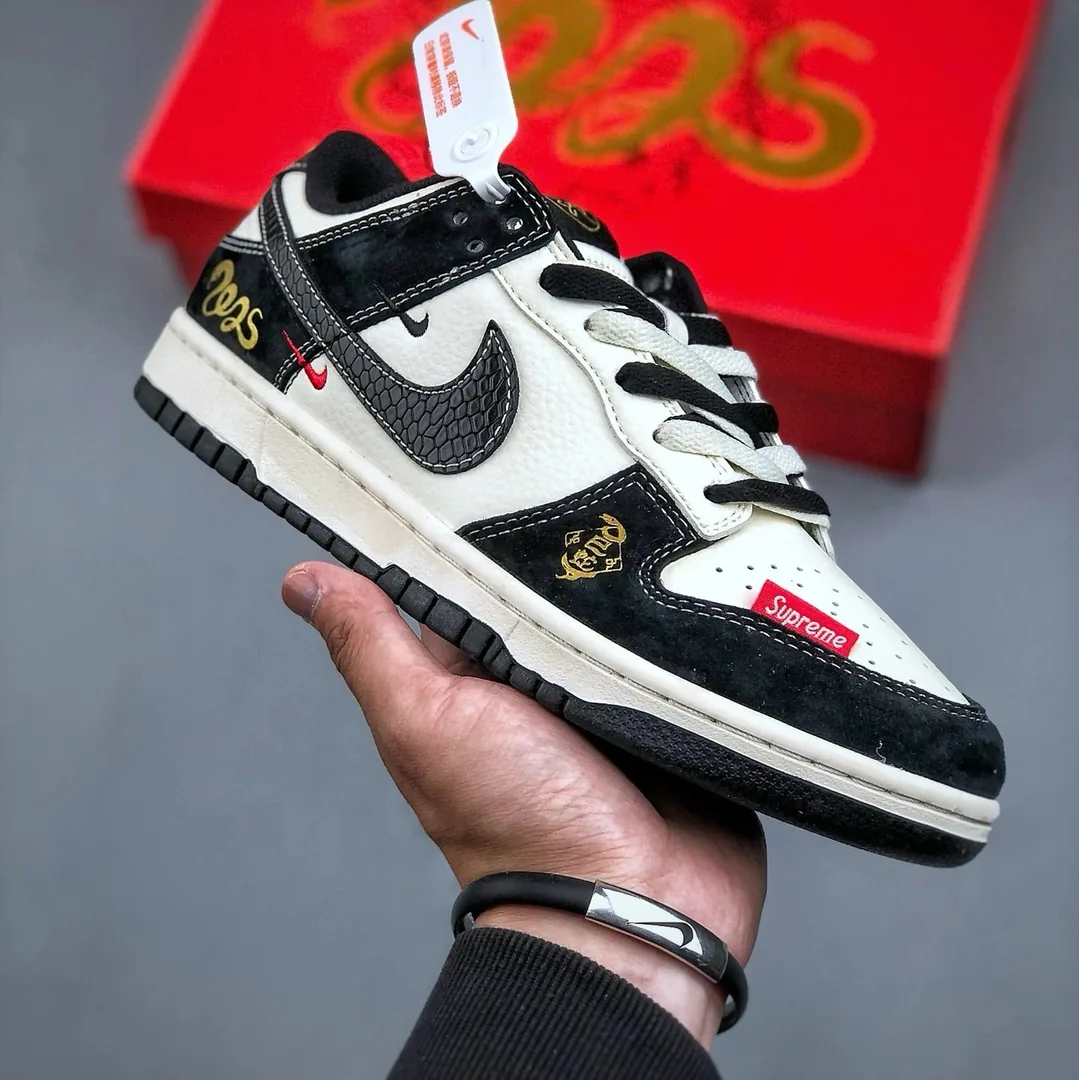 Nike Dunk Sneakers — photo 5