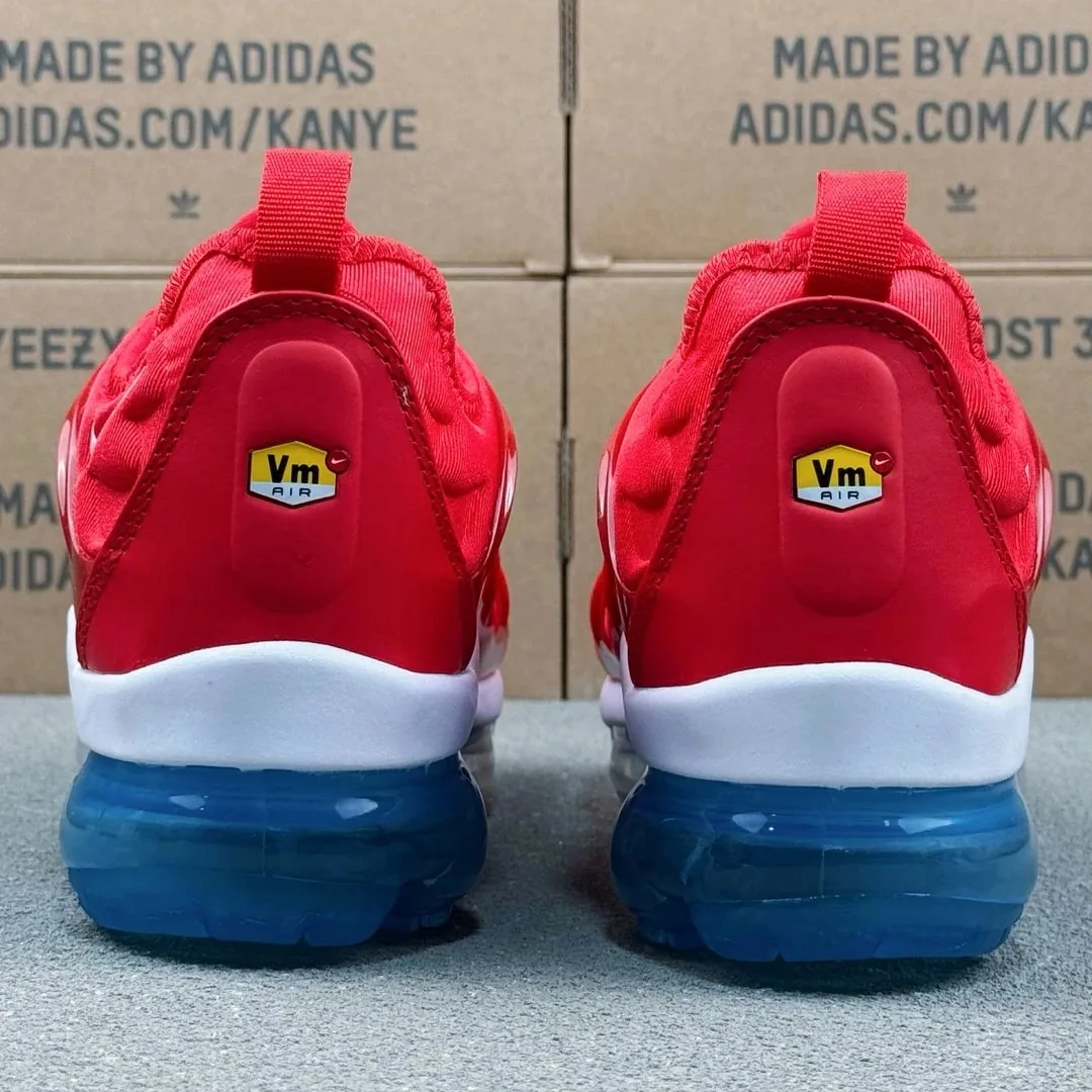 Nike Air VaporMax Plus Running Shoes — Photo 4