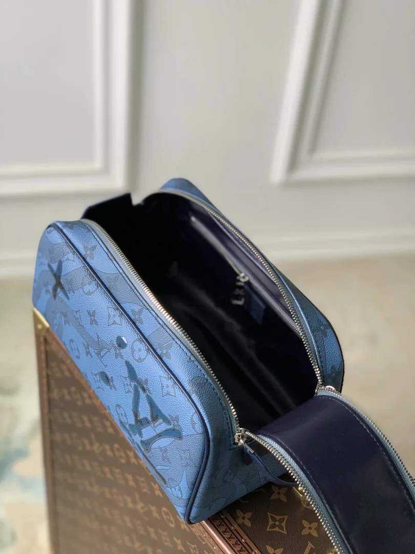 Louis Vuitton Dopp Kit Toiletry Bag — photo 8