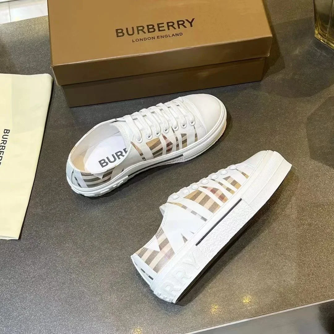 Burberry White Plain Low-Top Sneakers — Photo 13
