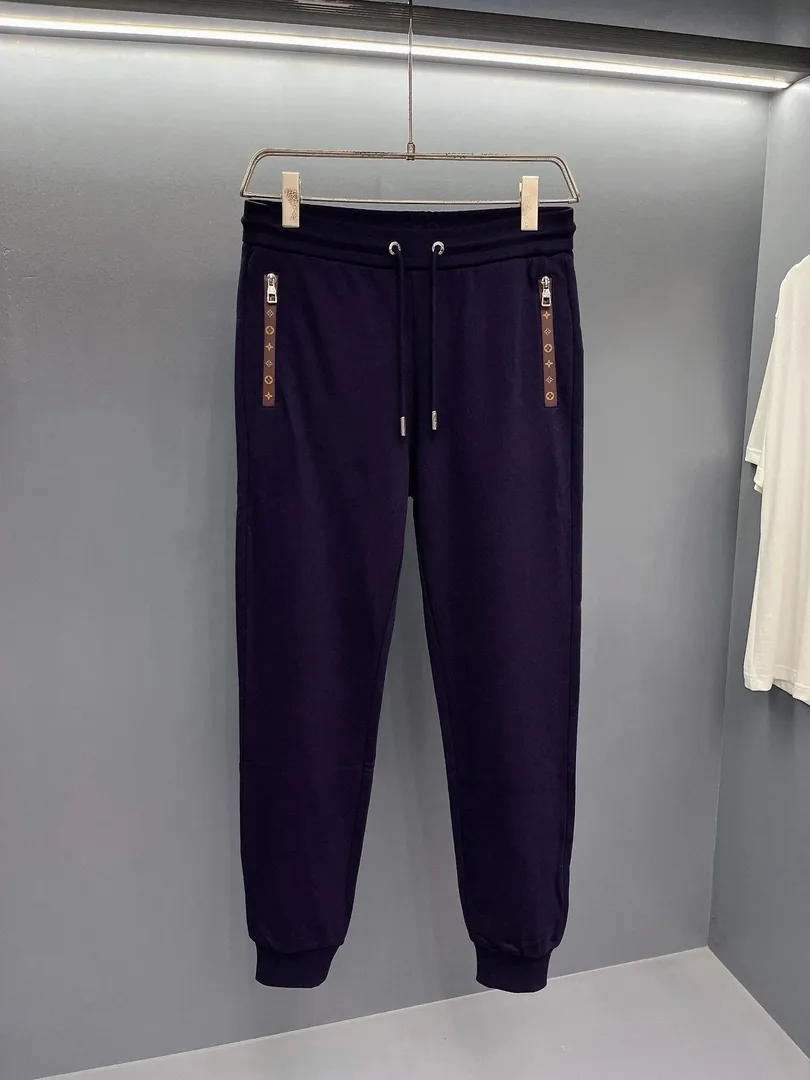 Sweatpants — Photo 6
