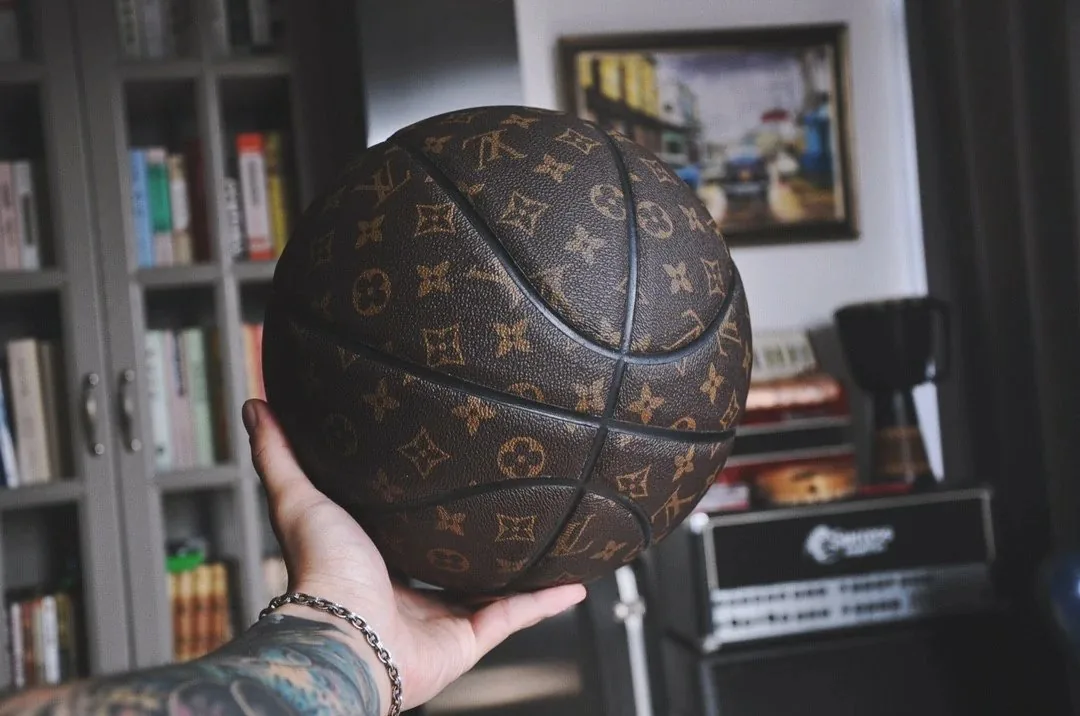 Leather Basketball Size 7 — Photo 4