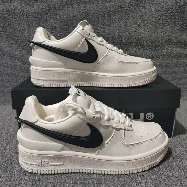 Nike Air Force 1 Trainers — Photo 4