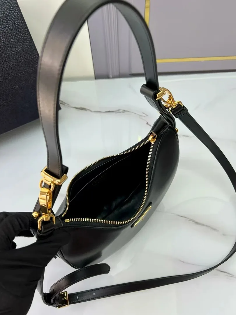 Prada Leather Tote Bag — photo 5