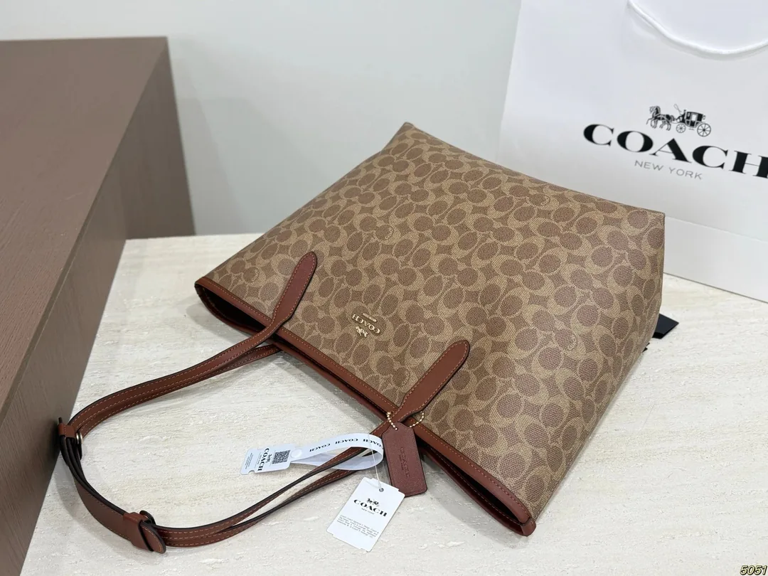 Coach Tote Shopping Bag — photo 9