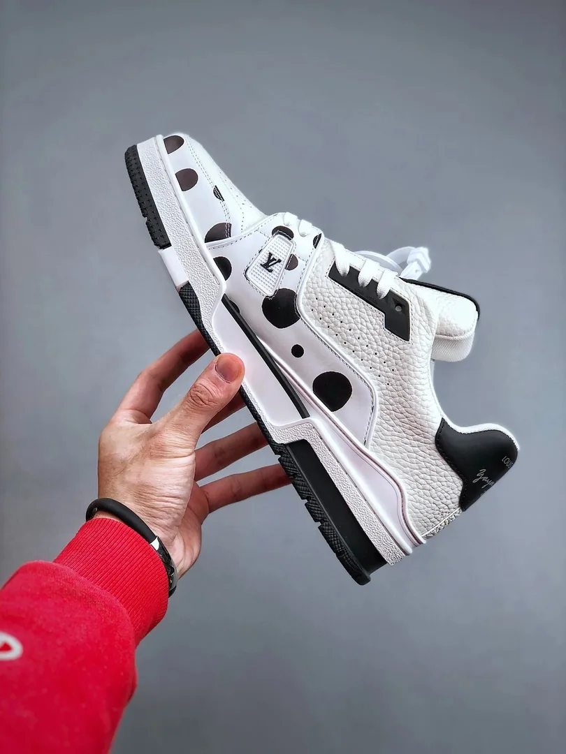 Louis Vuitton LV Trainer Speckled Runway Sneakers — Photo 7