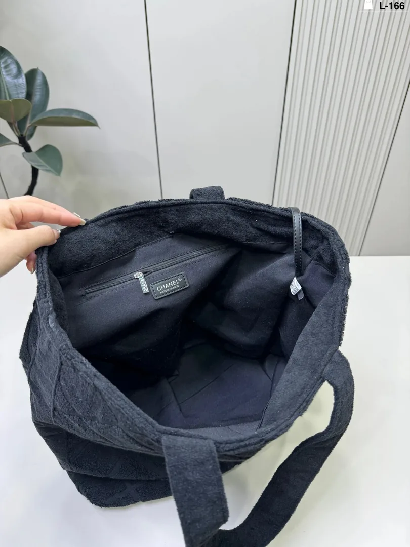 Chanel 22 Bag — photo 9