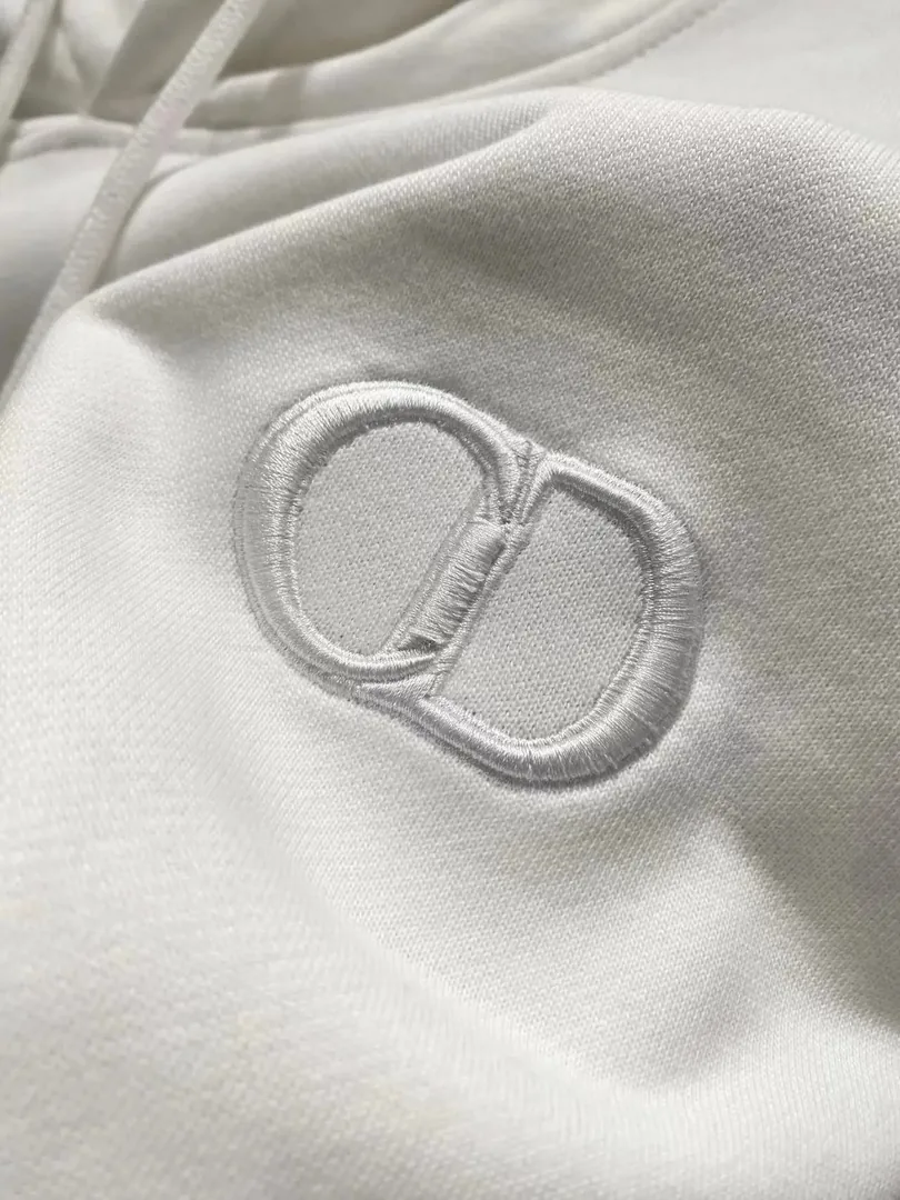 Embroidered Sweatshirt — Photo 10