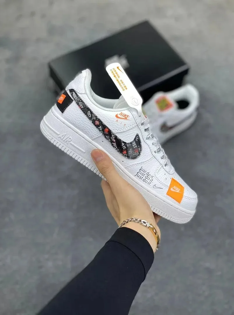 Nike Air Force 1 Low-Top Summer Sneakers — Photo 5