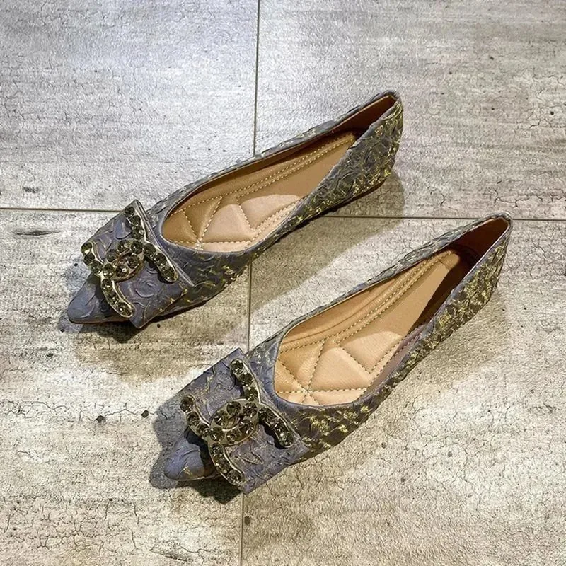Pointed-Toe Flats — photo 2