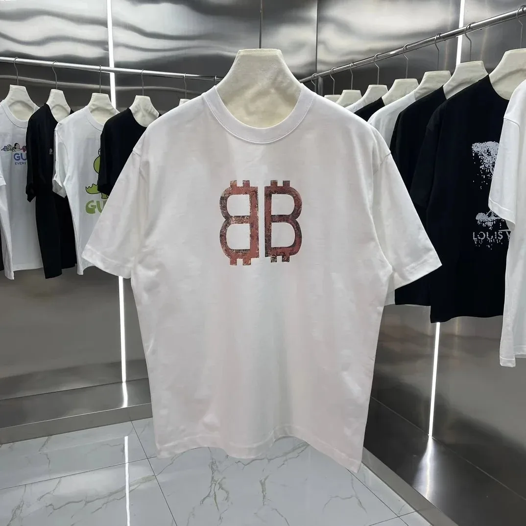 Balenciaga Logo Print T-Shirt Collection — Photo 15