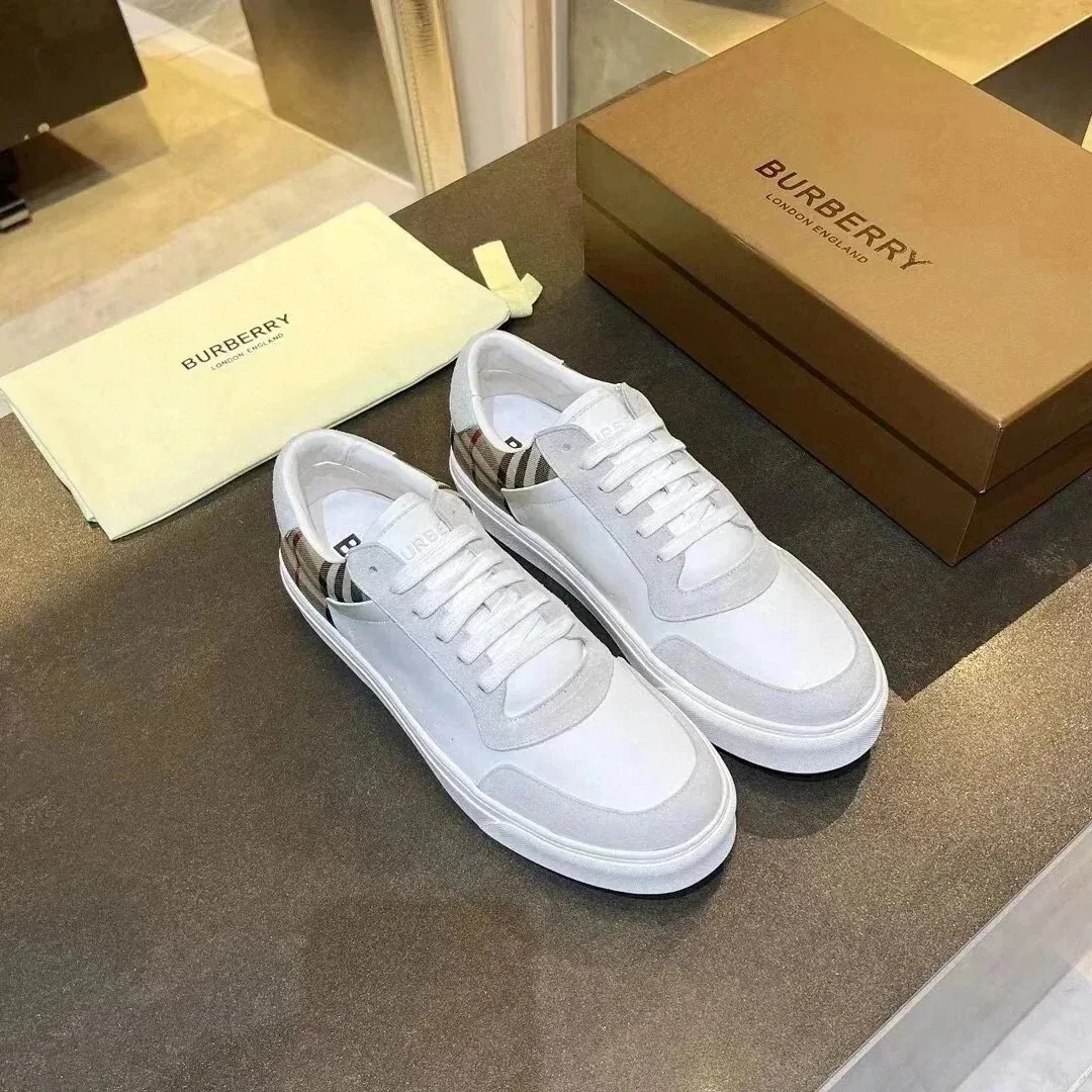 Burberry Balenciaga Streetwear Sneakers — Photo 11