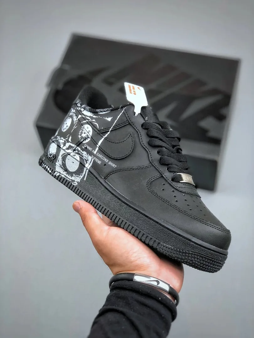 White Black Air Force 1 Supreme — Photo 3