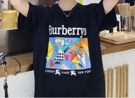 Loose Letter T-Shirt — Photo 8