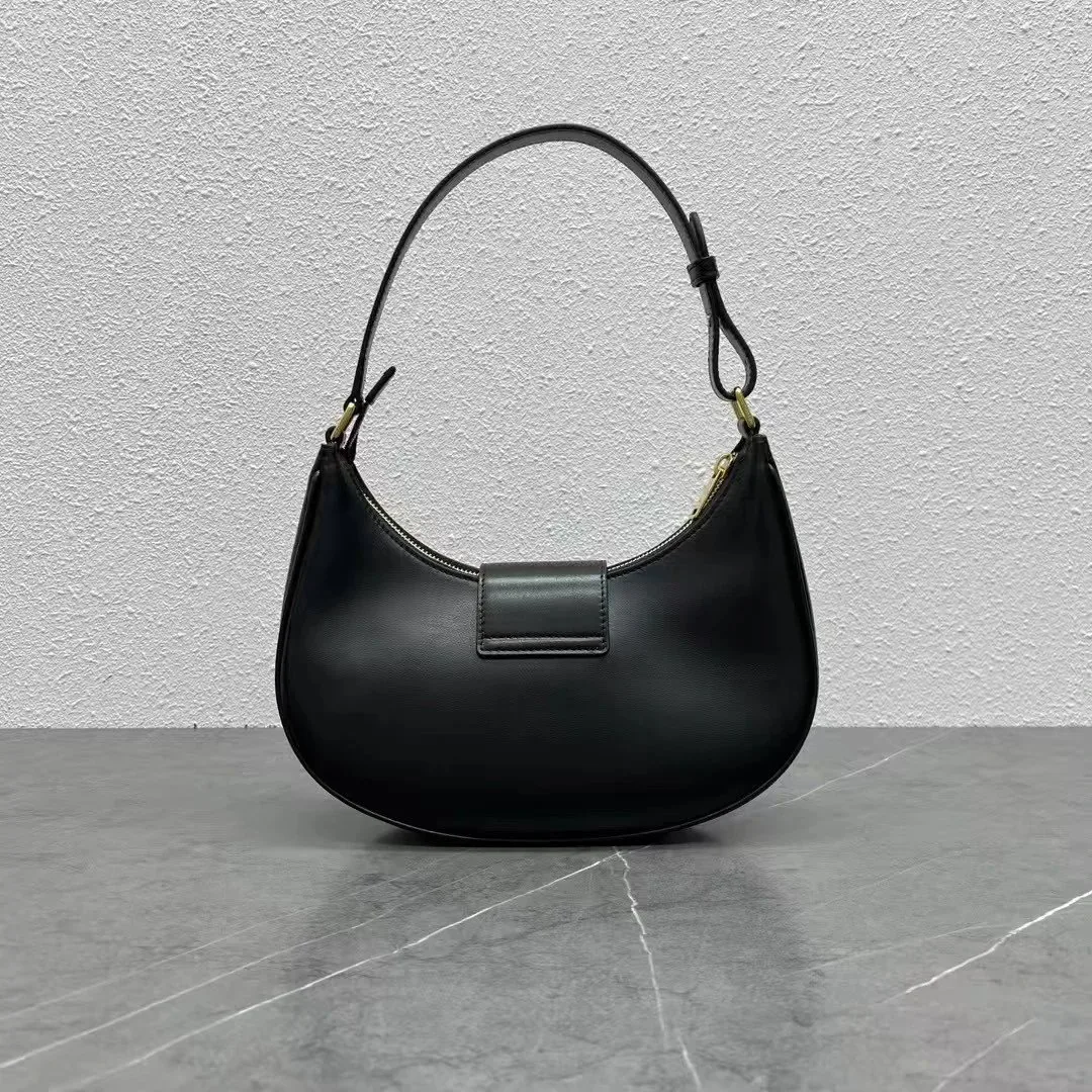Chanel Leather Handbag — photo 6