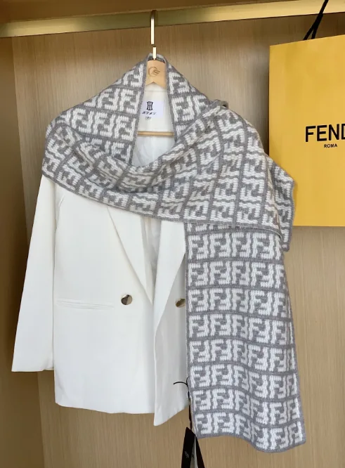 Fendi Scarf — Photo 5