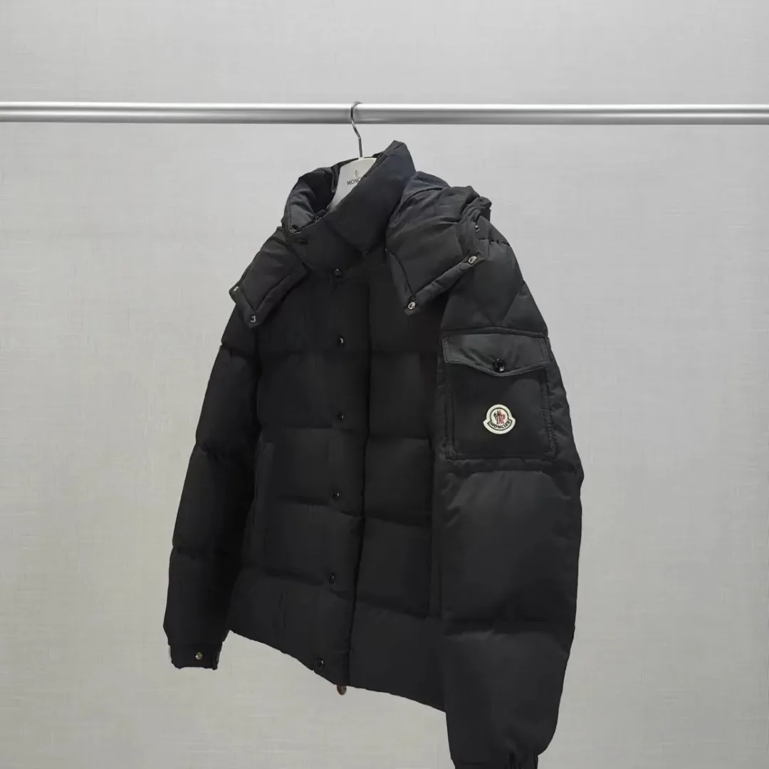 Short Hooded Down Jacket — Photo 2
