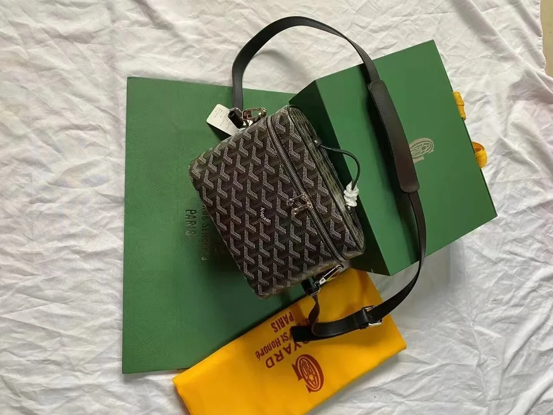 Goyard Double-Layer Satin Makeup Pouch — photo 8