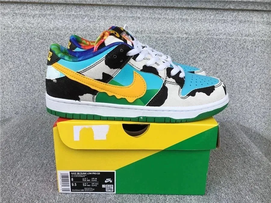 Nike SB Dunk Low Sneakers — Photo 10