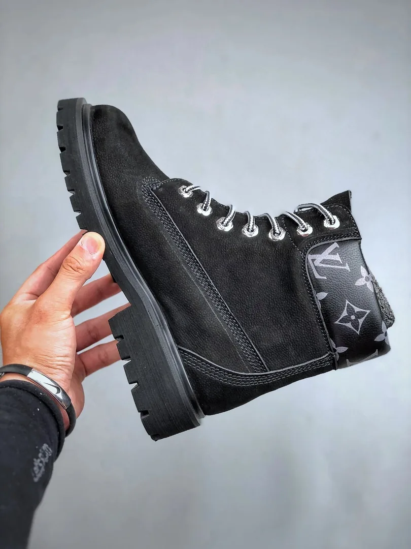 Louis Vuitton LV x Timberland Boot White Grey Print Sneakers — QC
