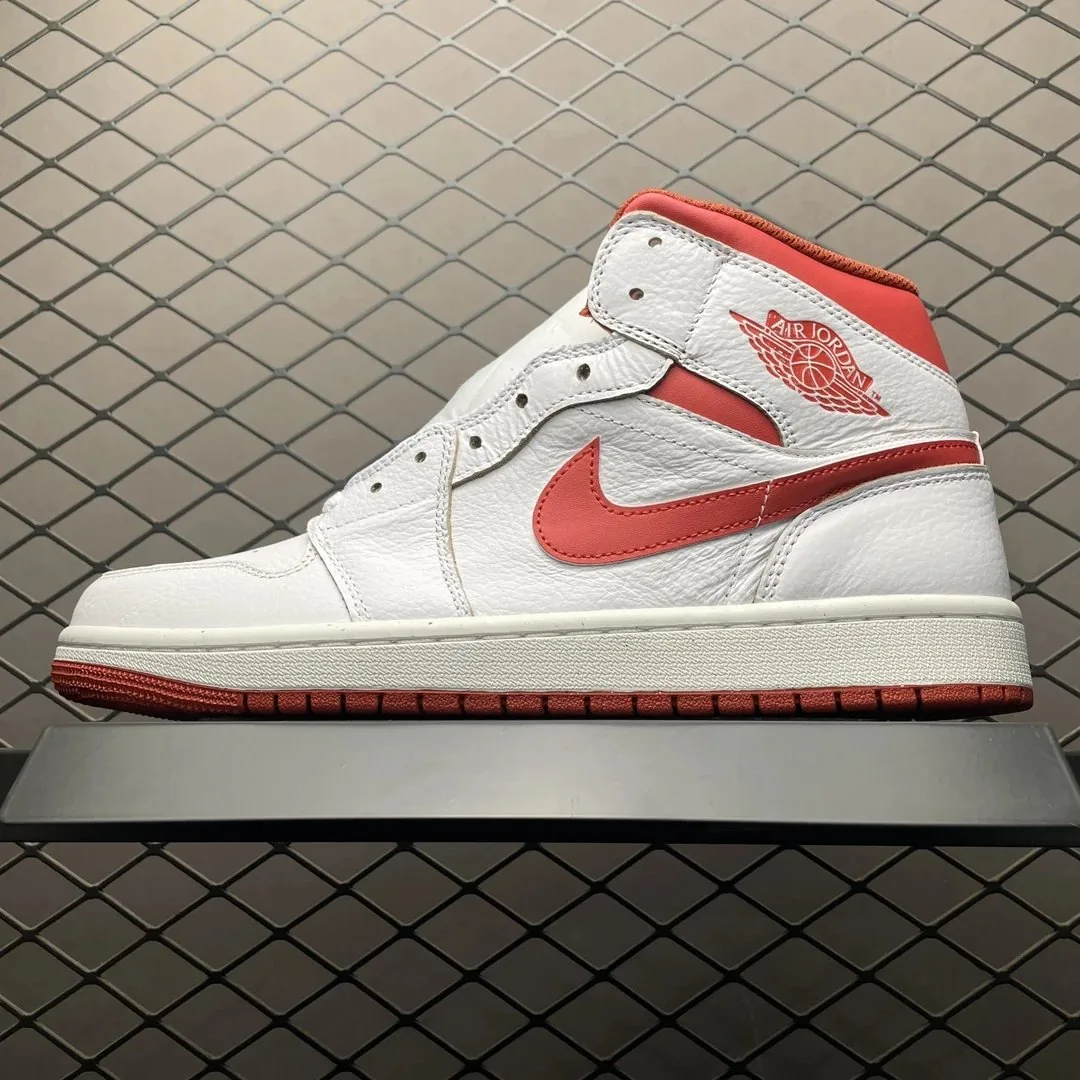 Air Jordan 1 Mid — Photo 3