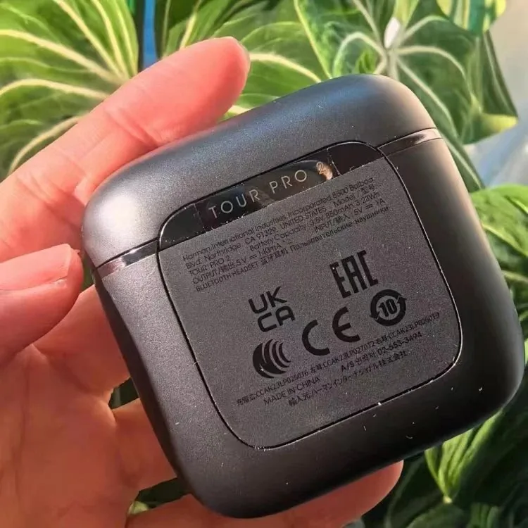 JBL Tour Pro 2 Earbuds — Photo 4